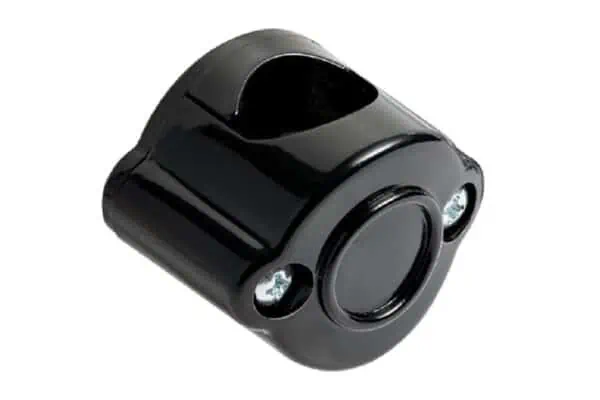 Clipsuri plastic negru pentru fixare teava sau cablu electric